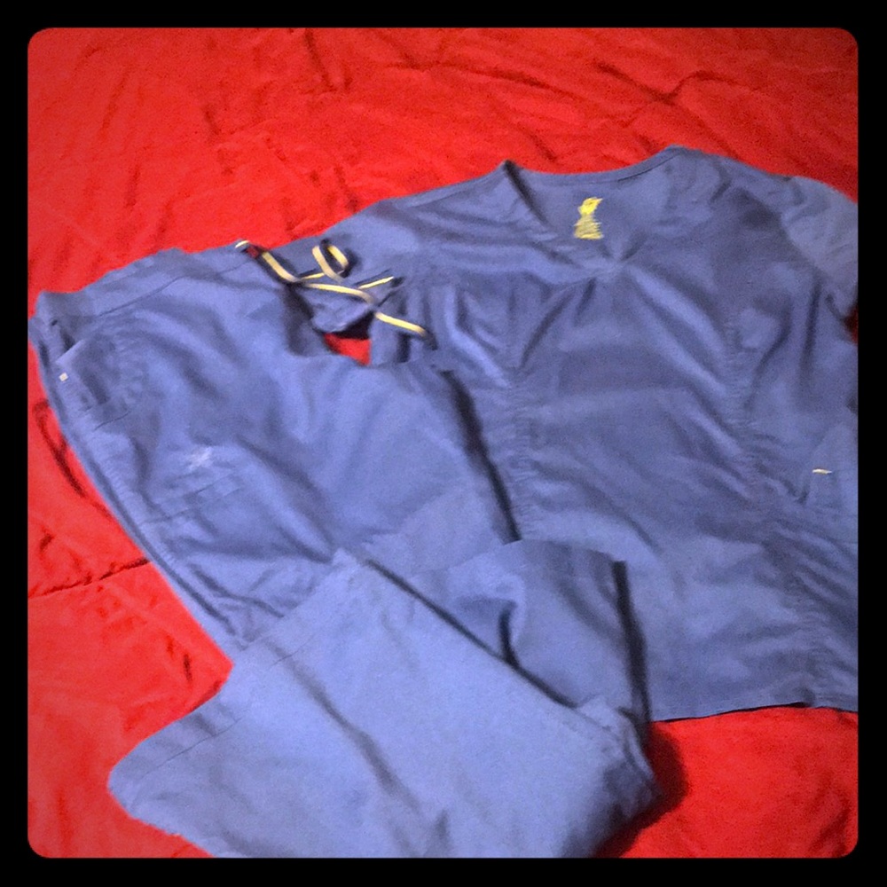 Scrub set